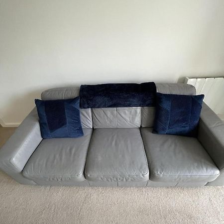 Modern 2-Bed Apartment In The Heart Of Salford Quays מראה חיצוני תמונה