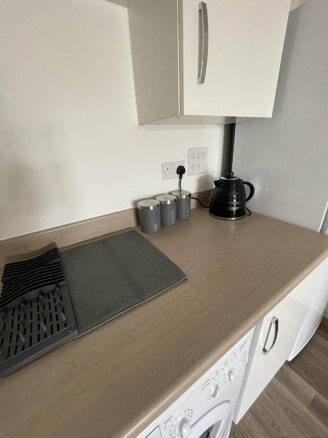 Modern 2-Bed Apartment In The Heart Of Salford Quays מראה חיצוני תמונה